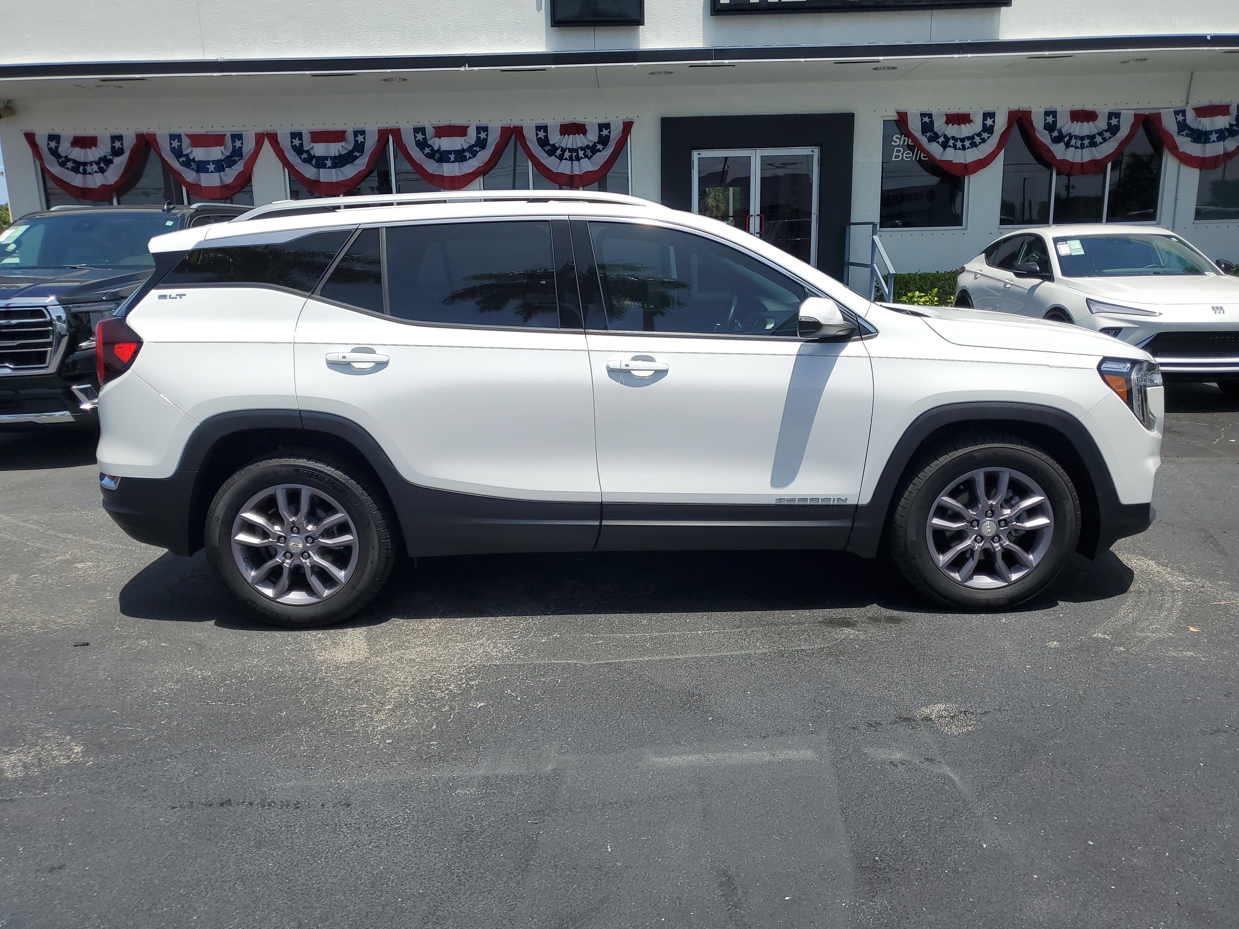2024 GMC Terrain SLT