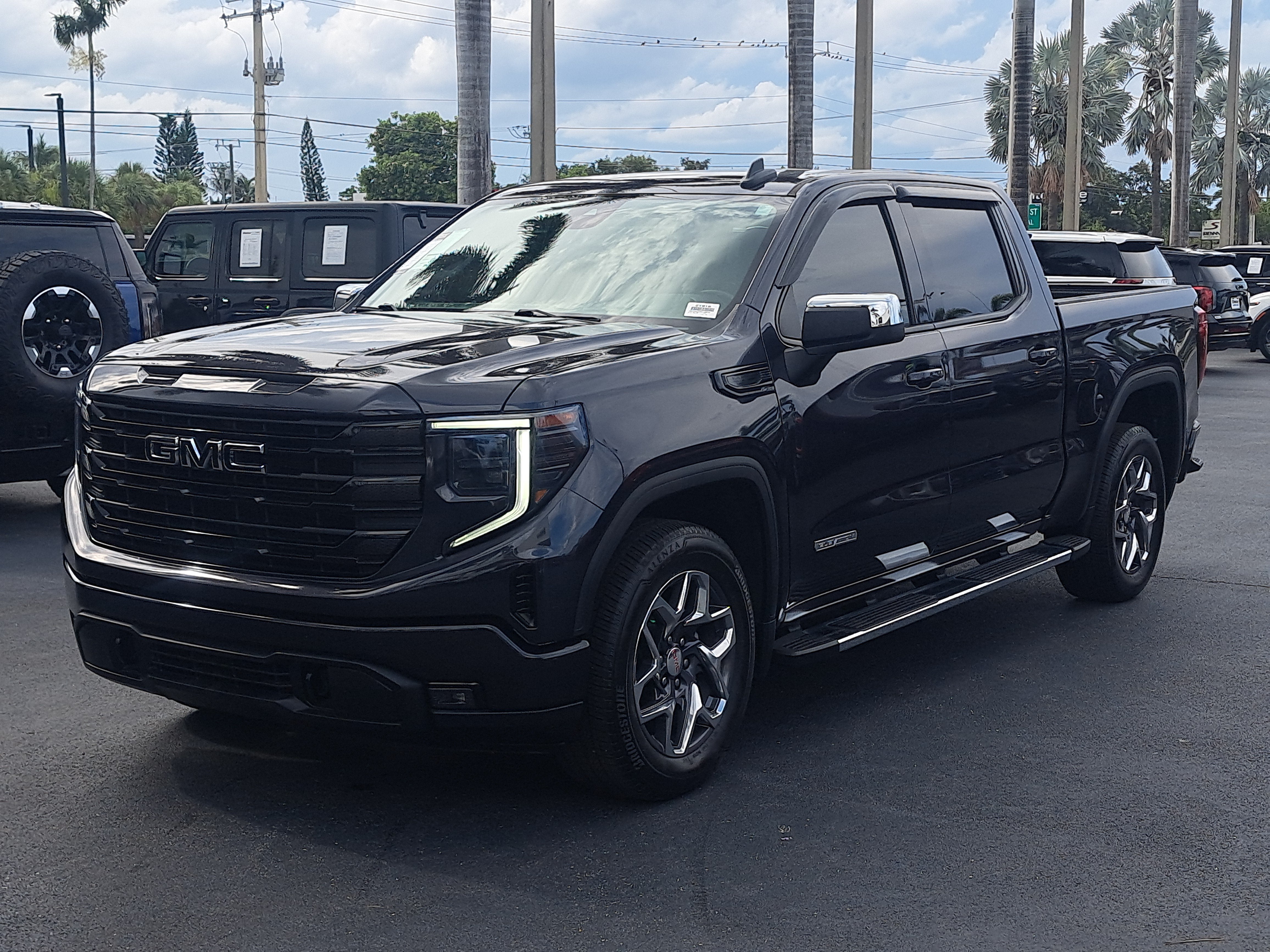 2024 GMC Sierra 1500 Elevation