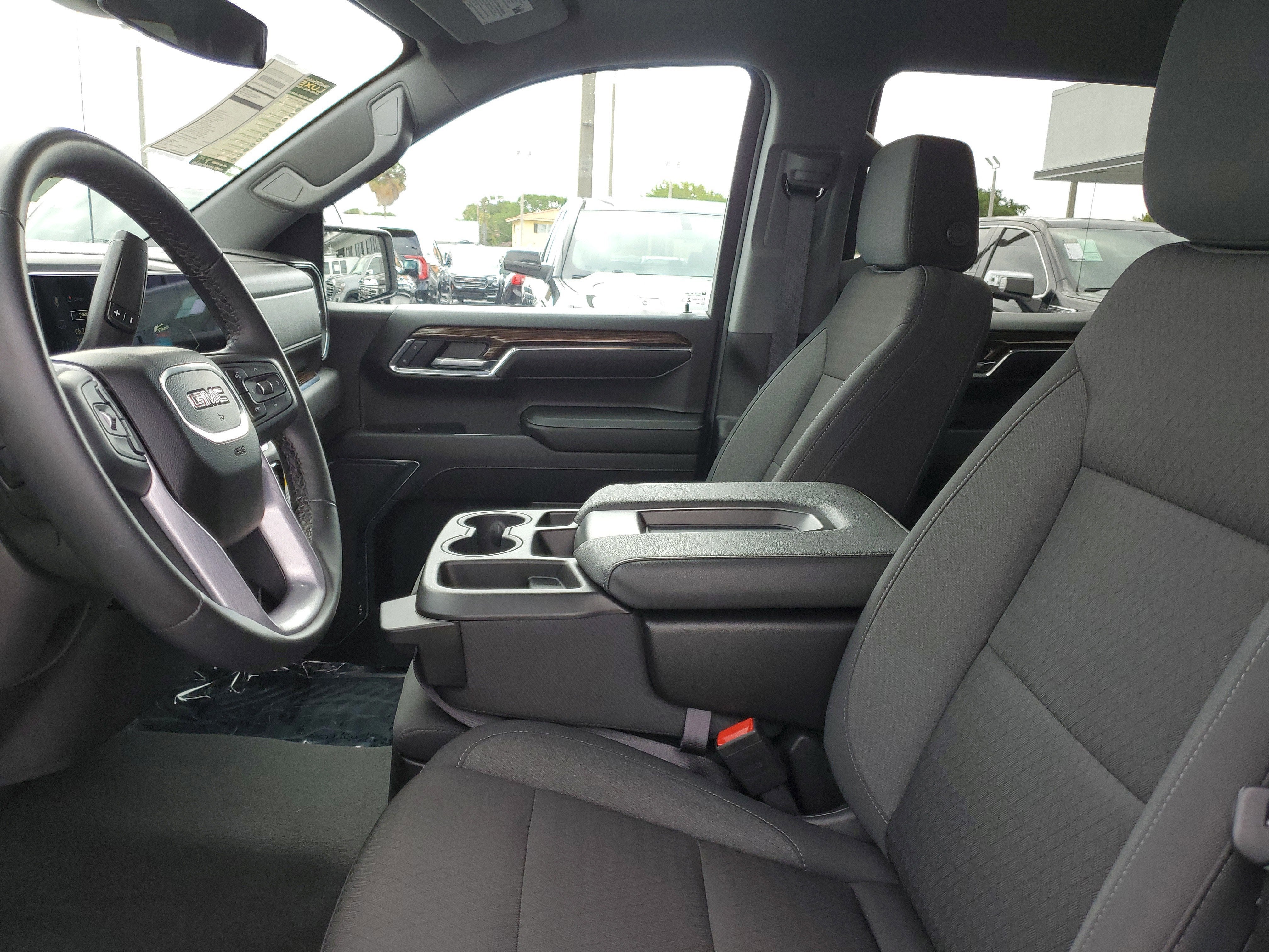 2025 GMC Sierra 1500 SLE