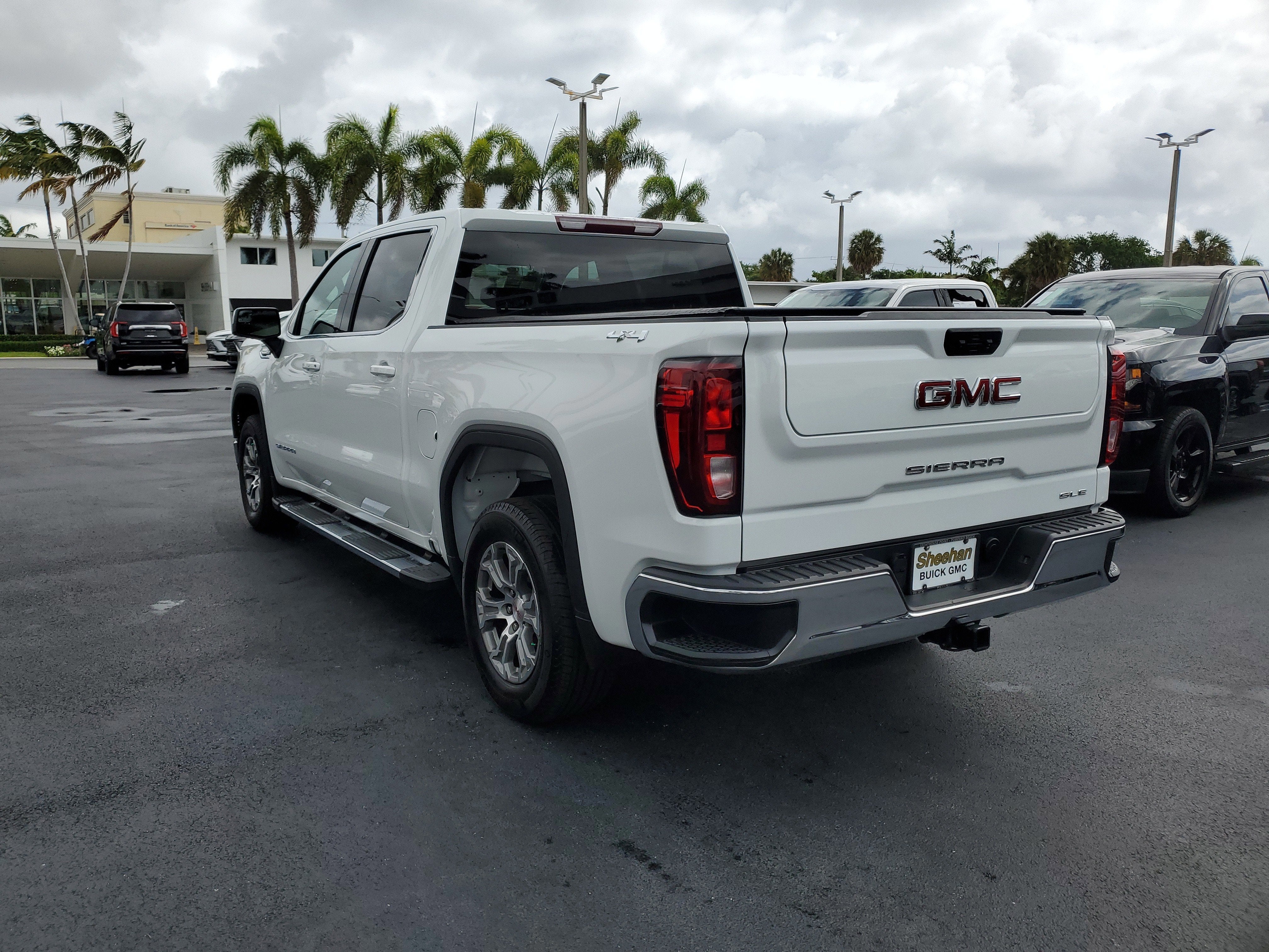 2025 GMC Sierra 1500 SLE