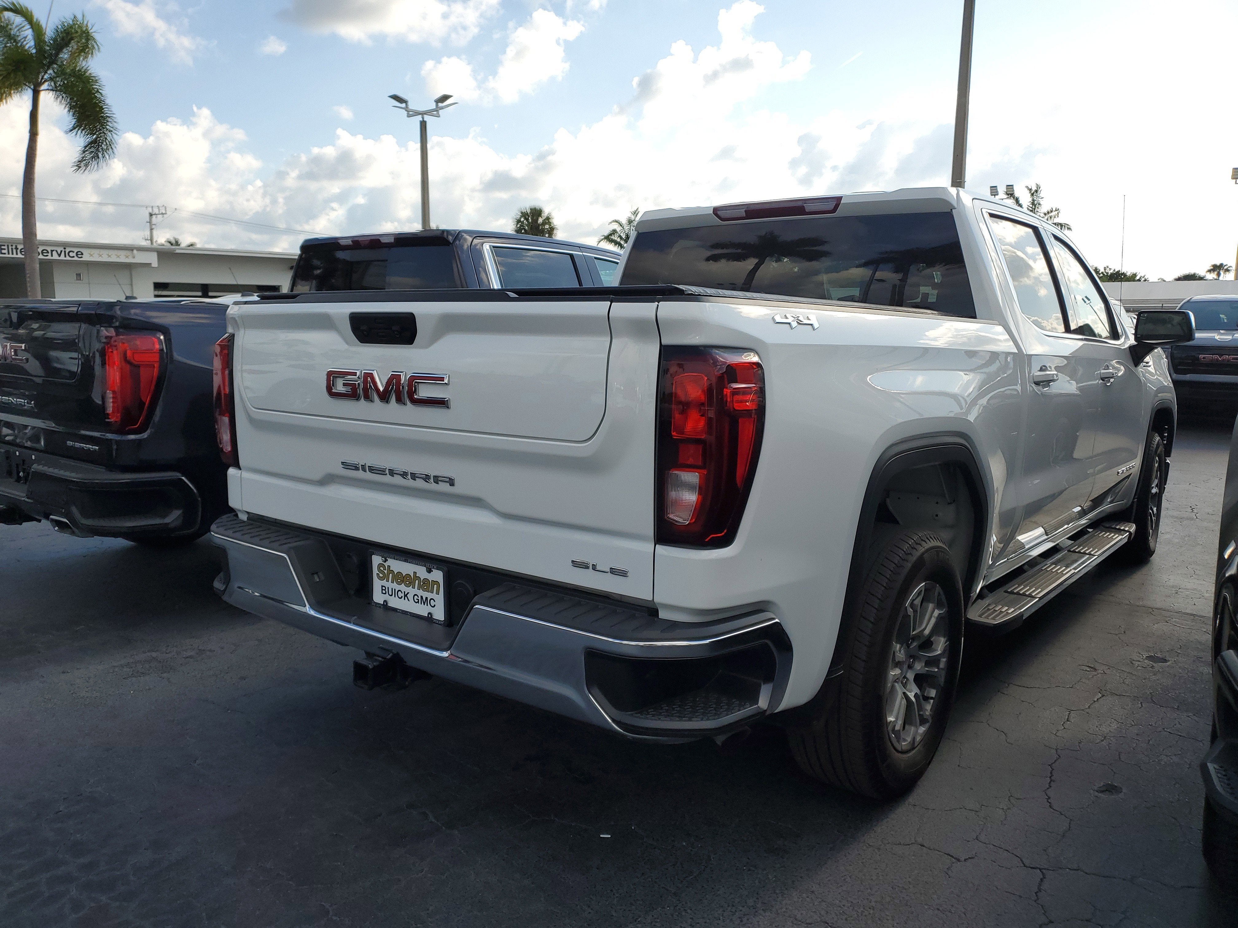 2025 GMC Sierra 1500 SLE