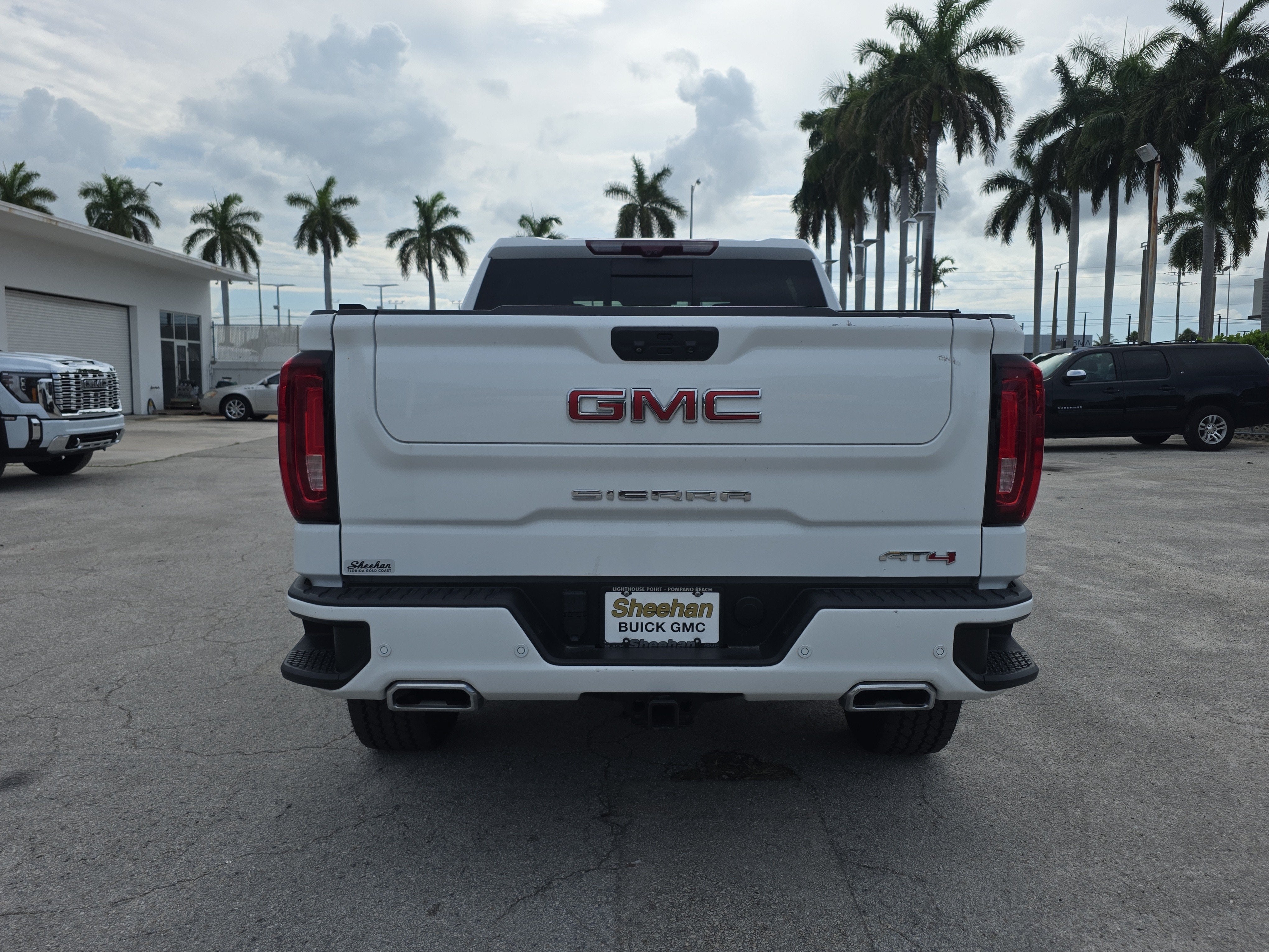 2023 GMC Sierra 1500 AT4