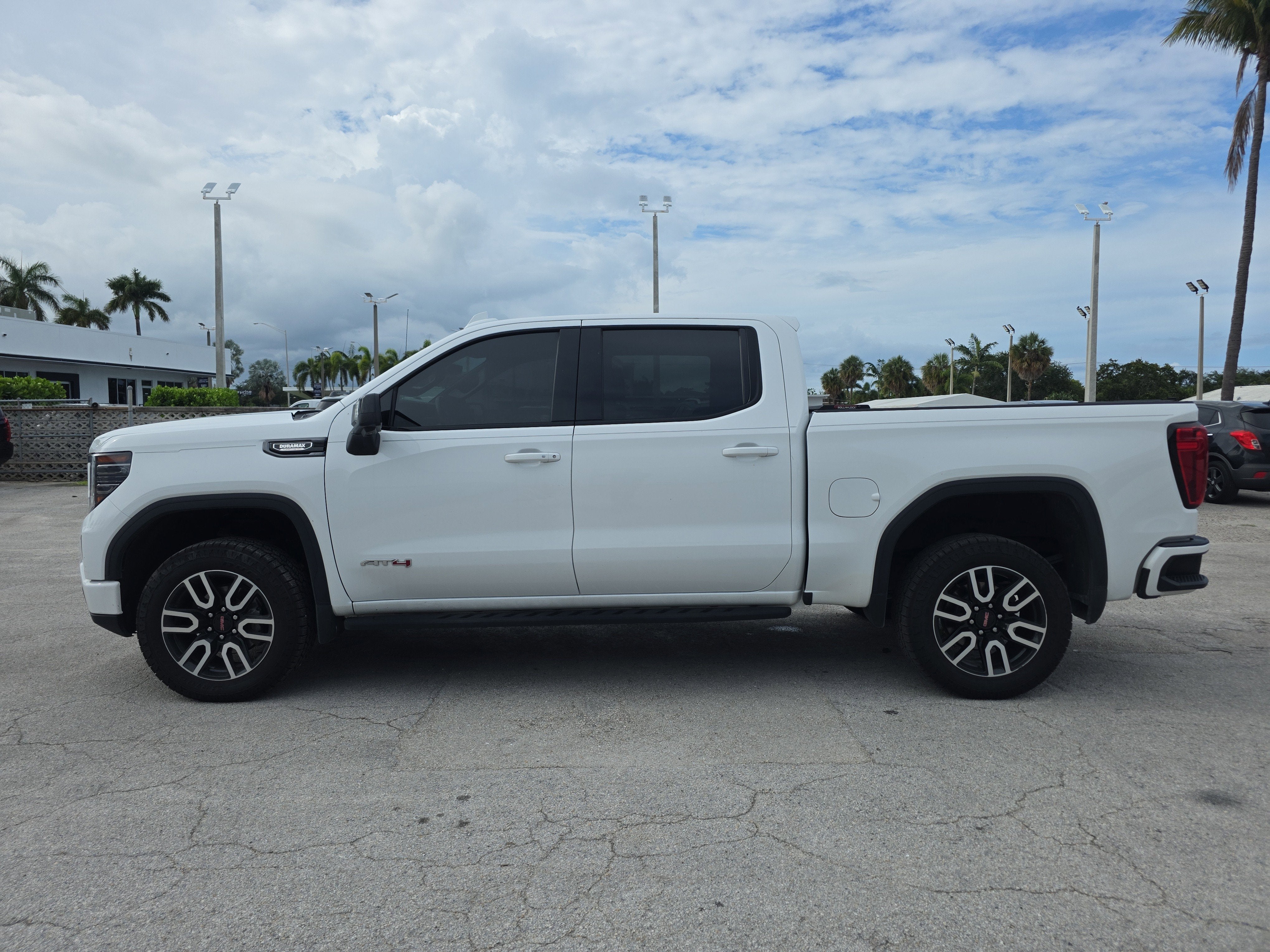 2023 GMC Sierra 1500 AT4