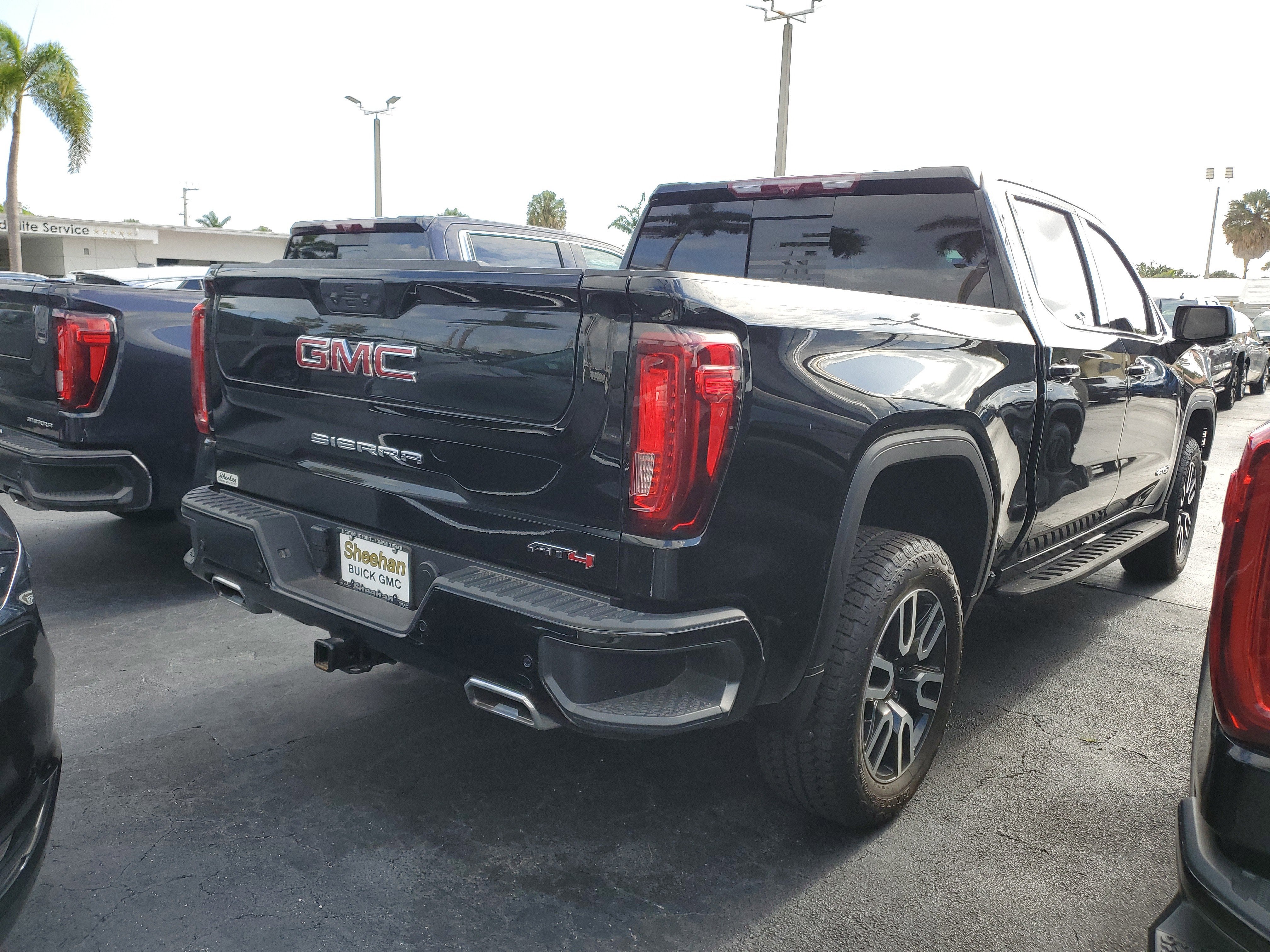 2025 GMC Sierra 1500 AT4