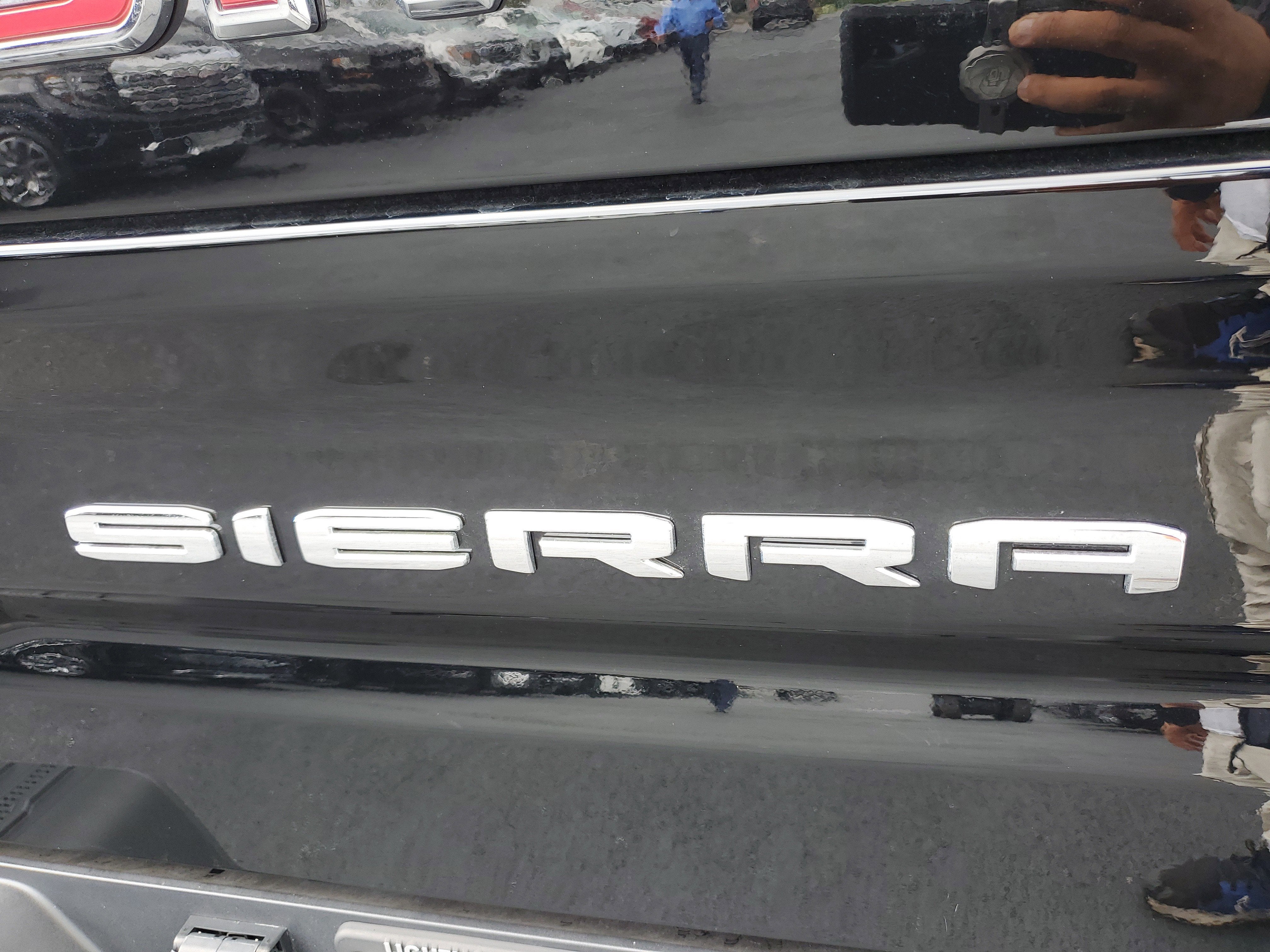 2025 GMC Sierra 1500 AT4