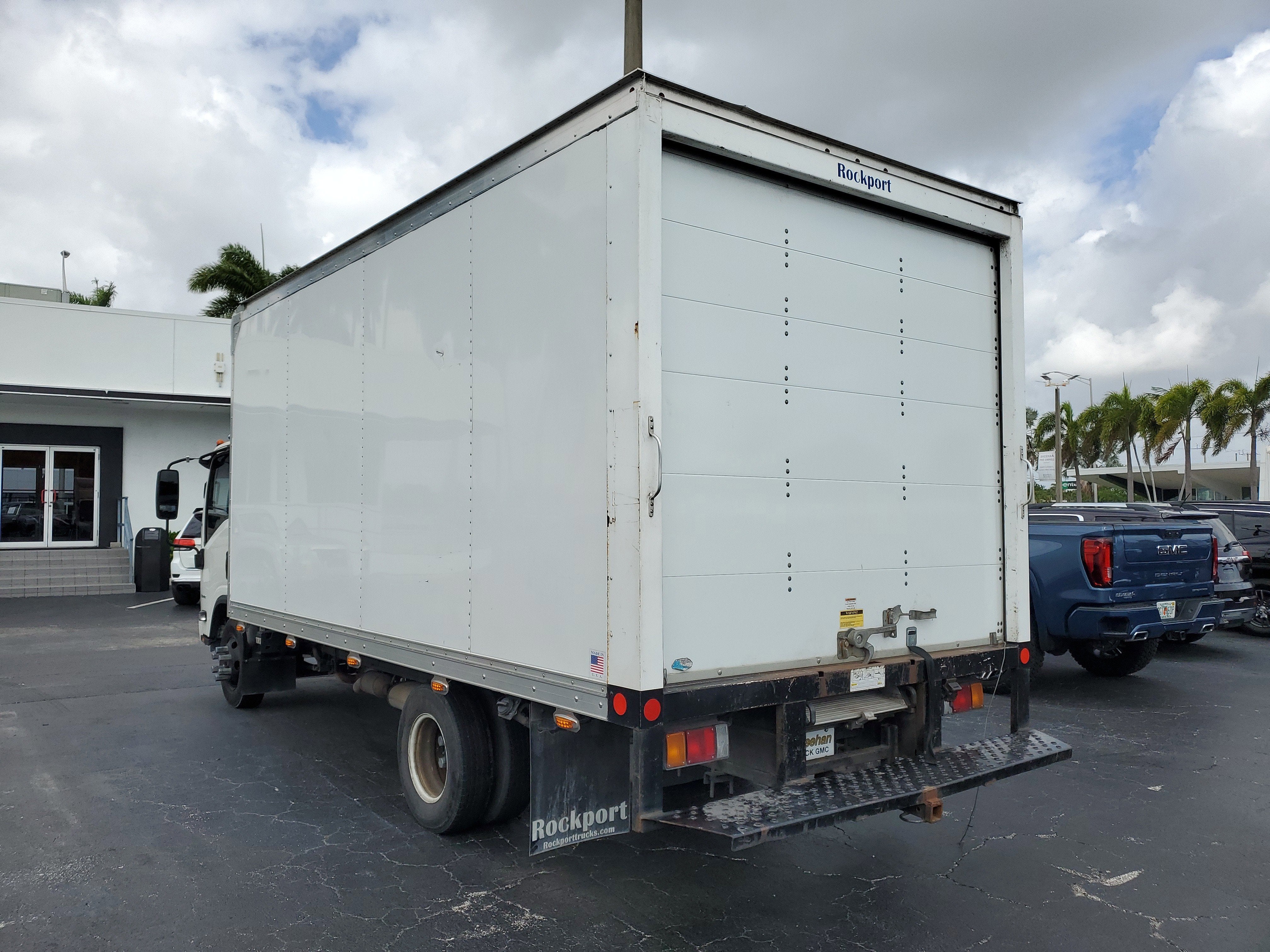 2022 Chevrolet Low Cab Forward 3500 HG Base