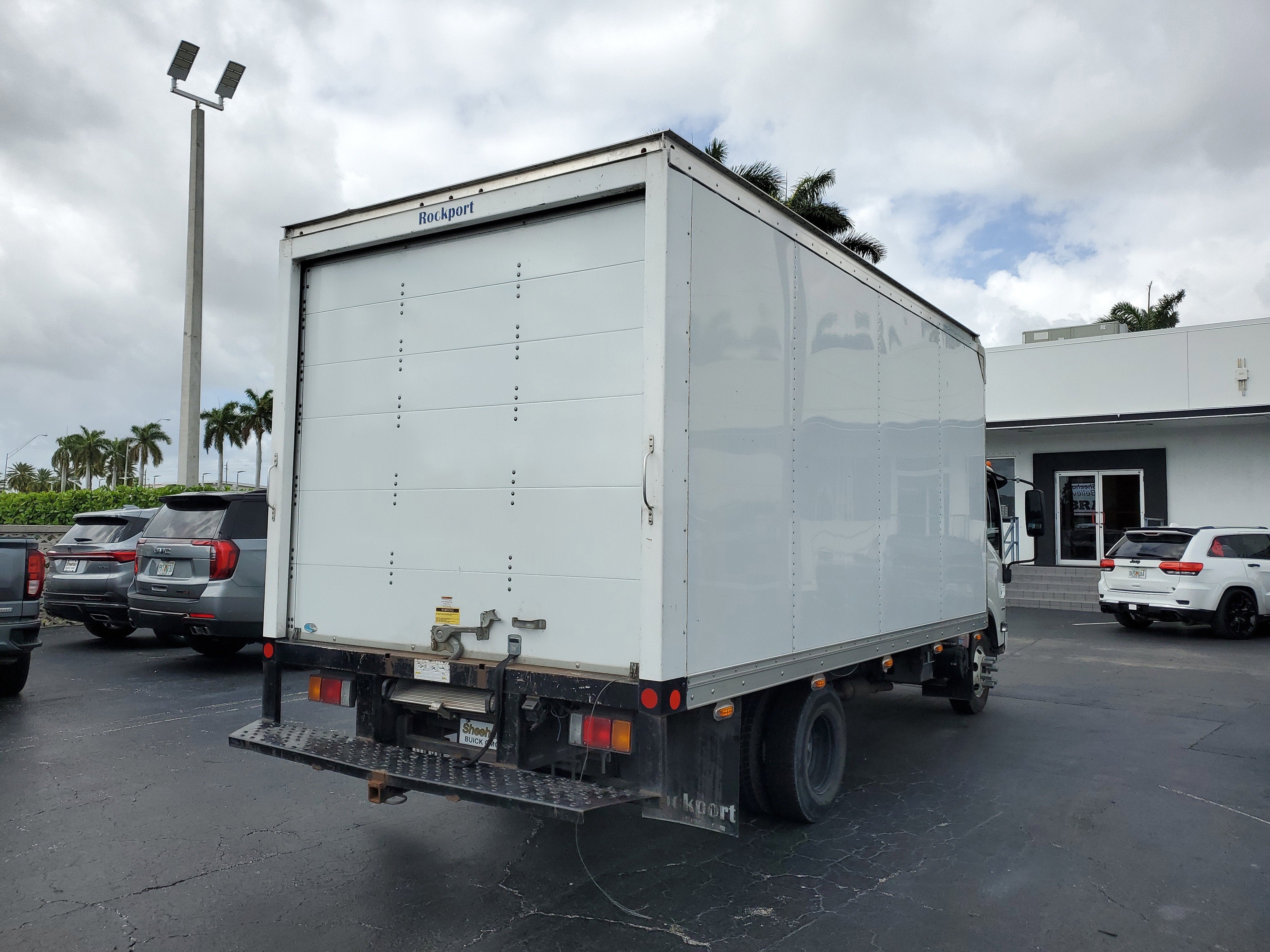 2022 Chevrolet Low Cab Forward 3500 HG Base