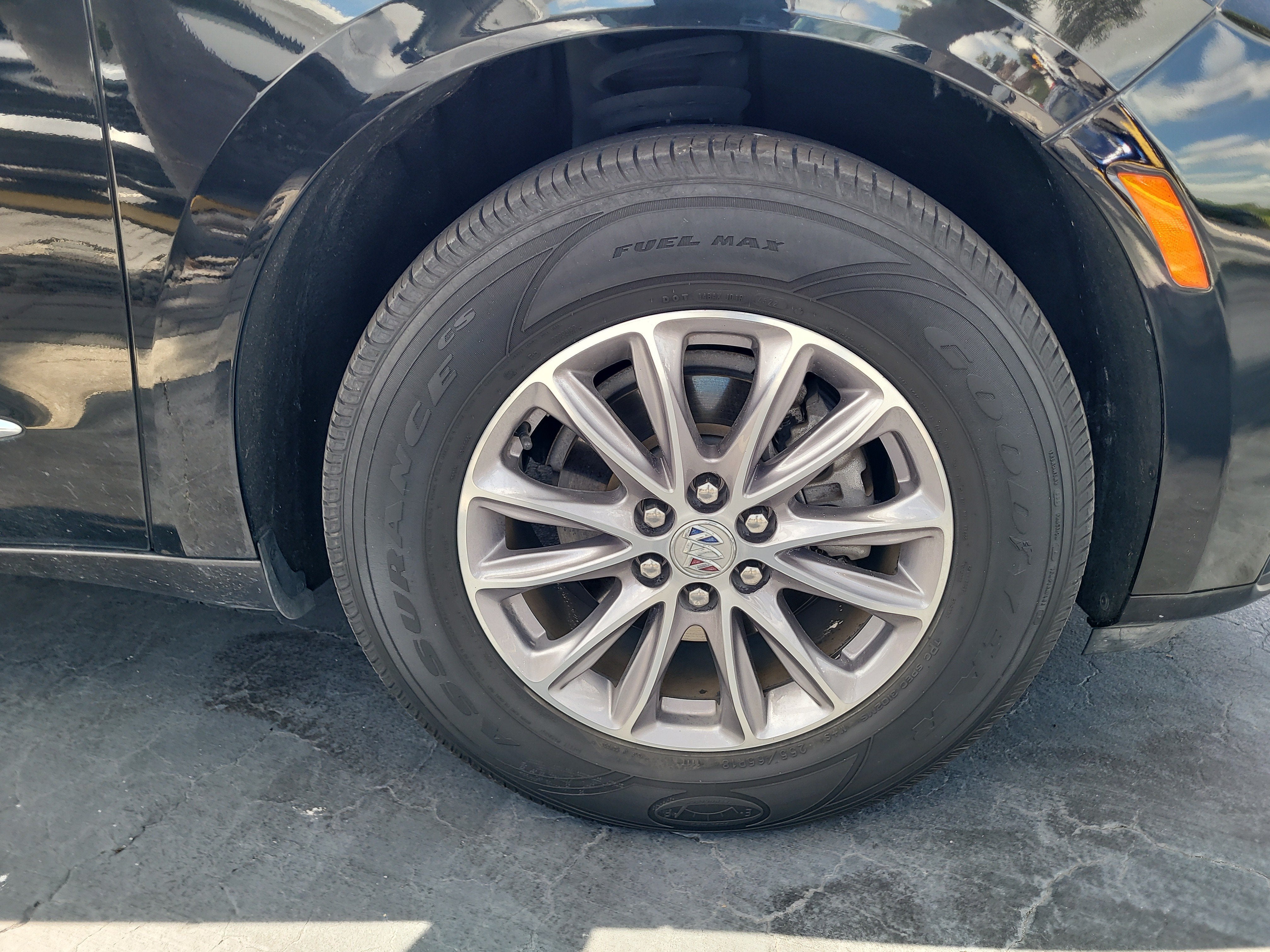 2023 Buick Enclave Essence
