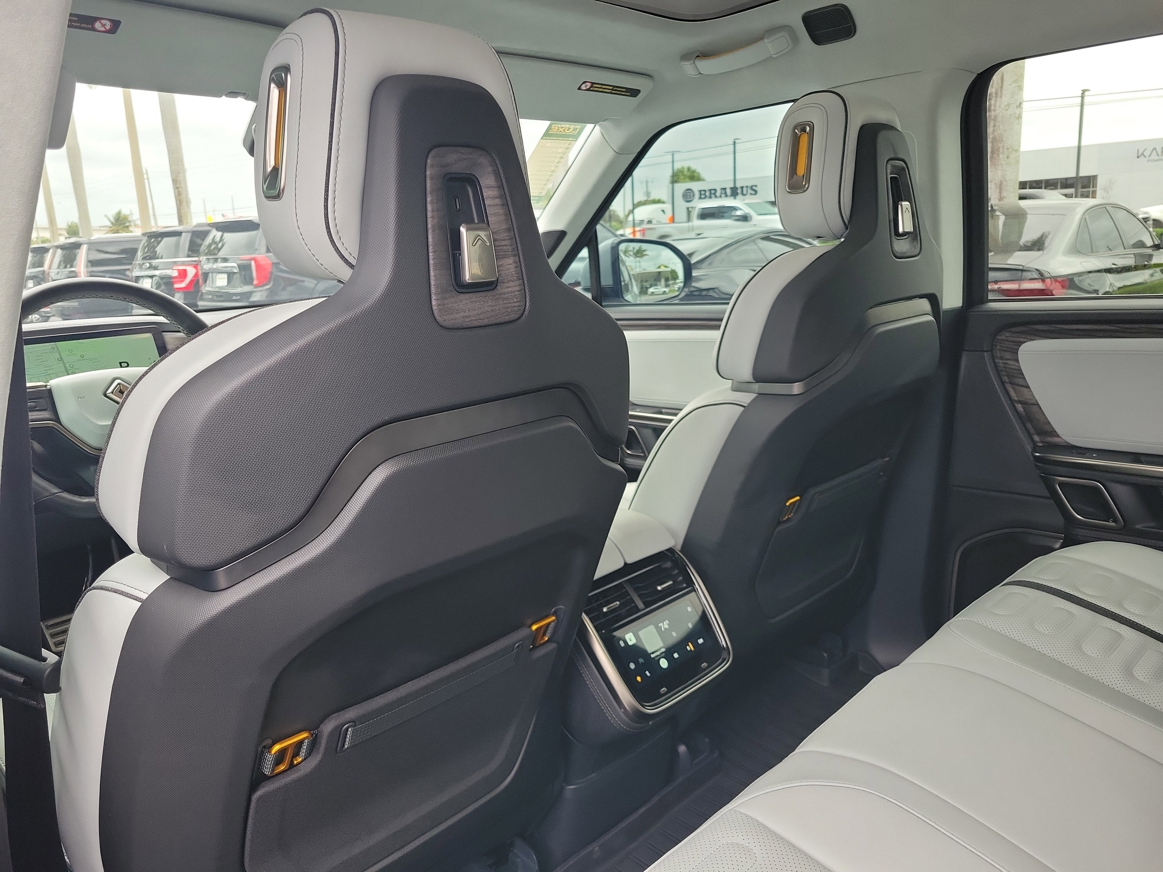 2022 RIVIAN R1T Adventure Package