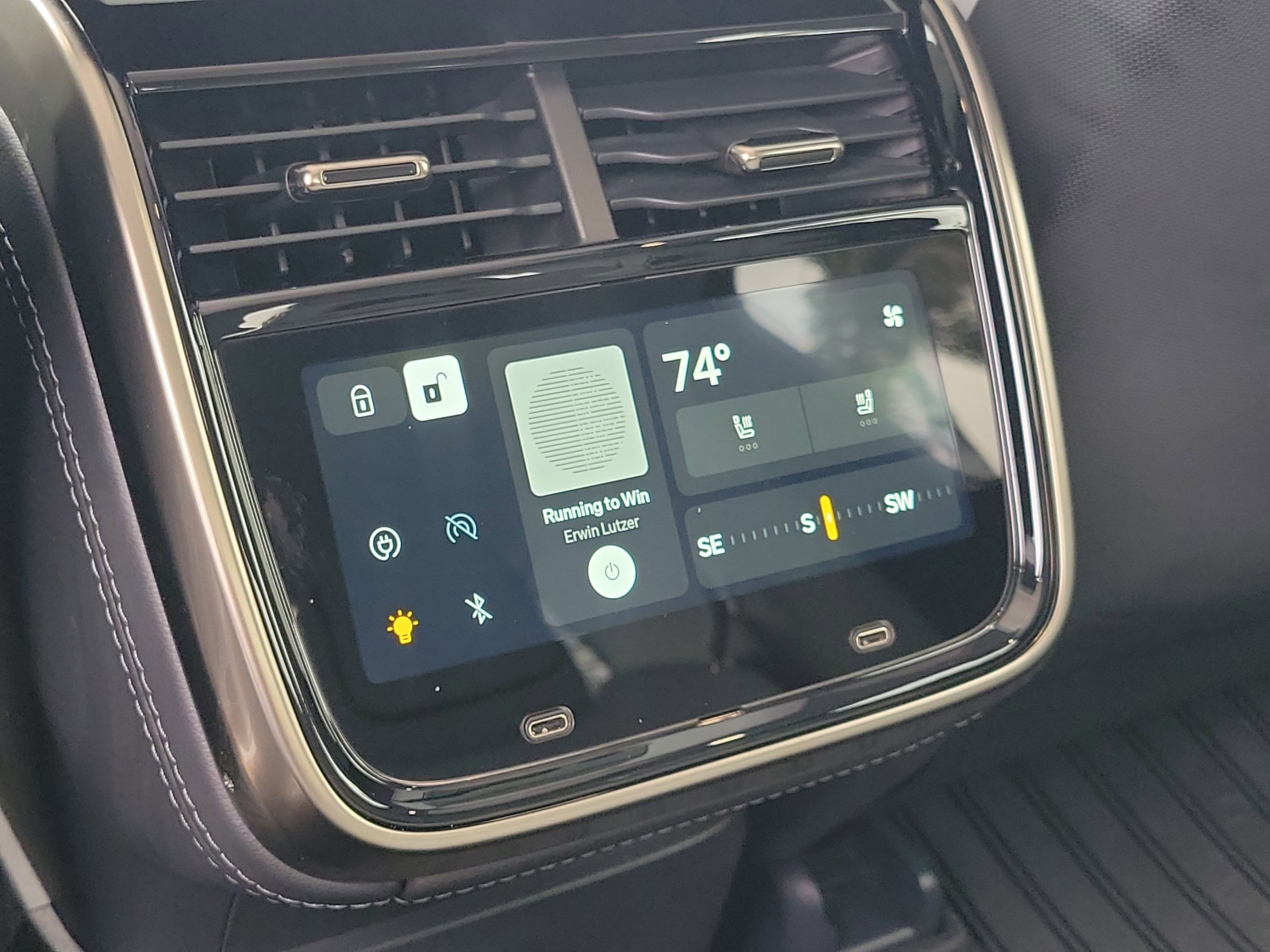 2022 RIVIAN R1T Adventure Package