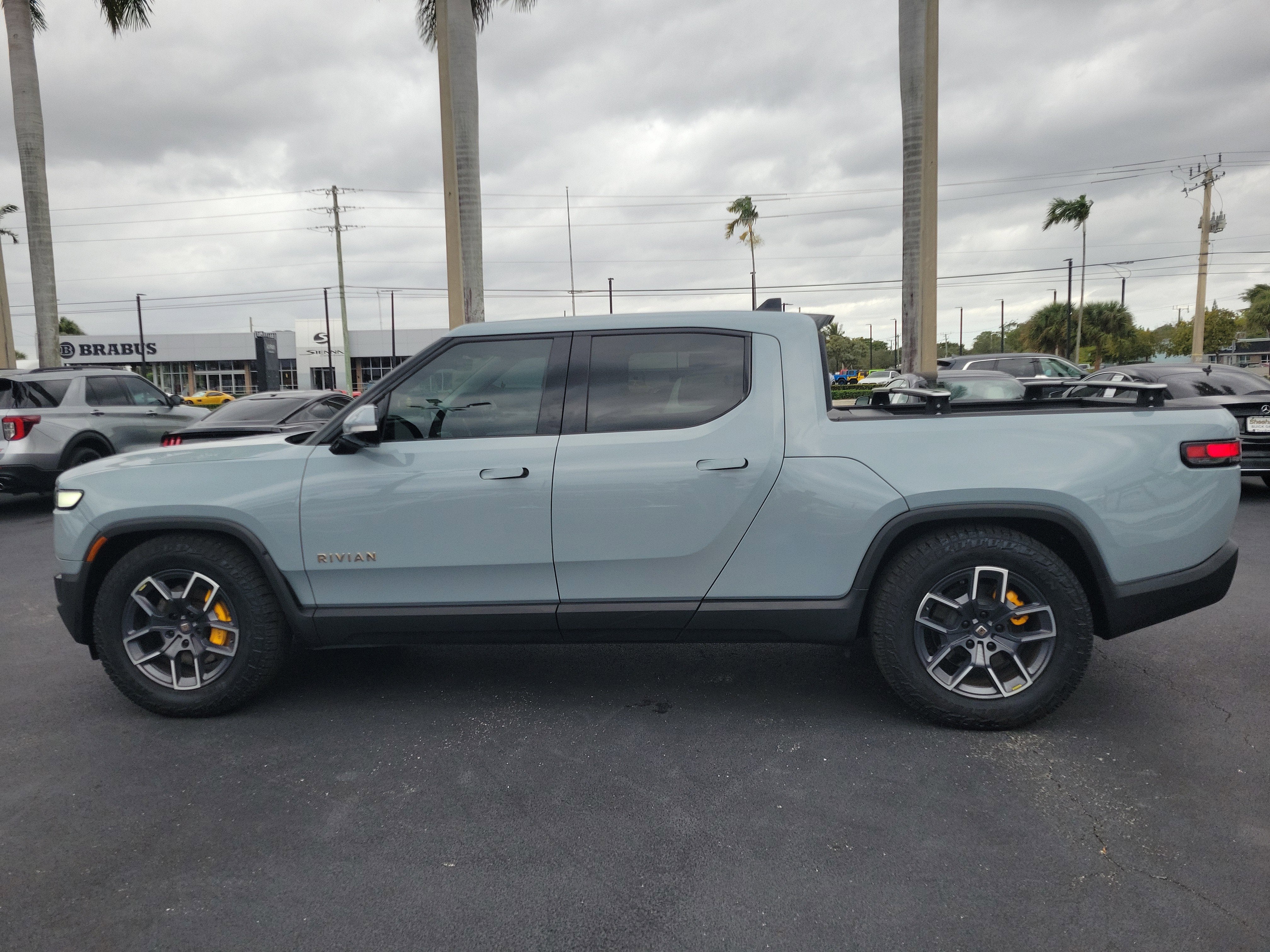 2022 RIVIAN R1T Adventure Package