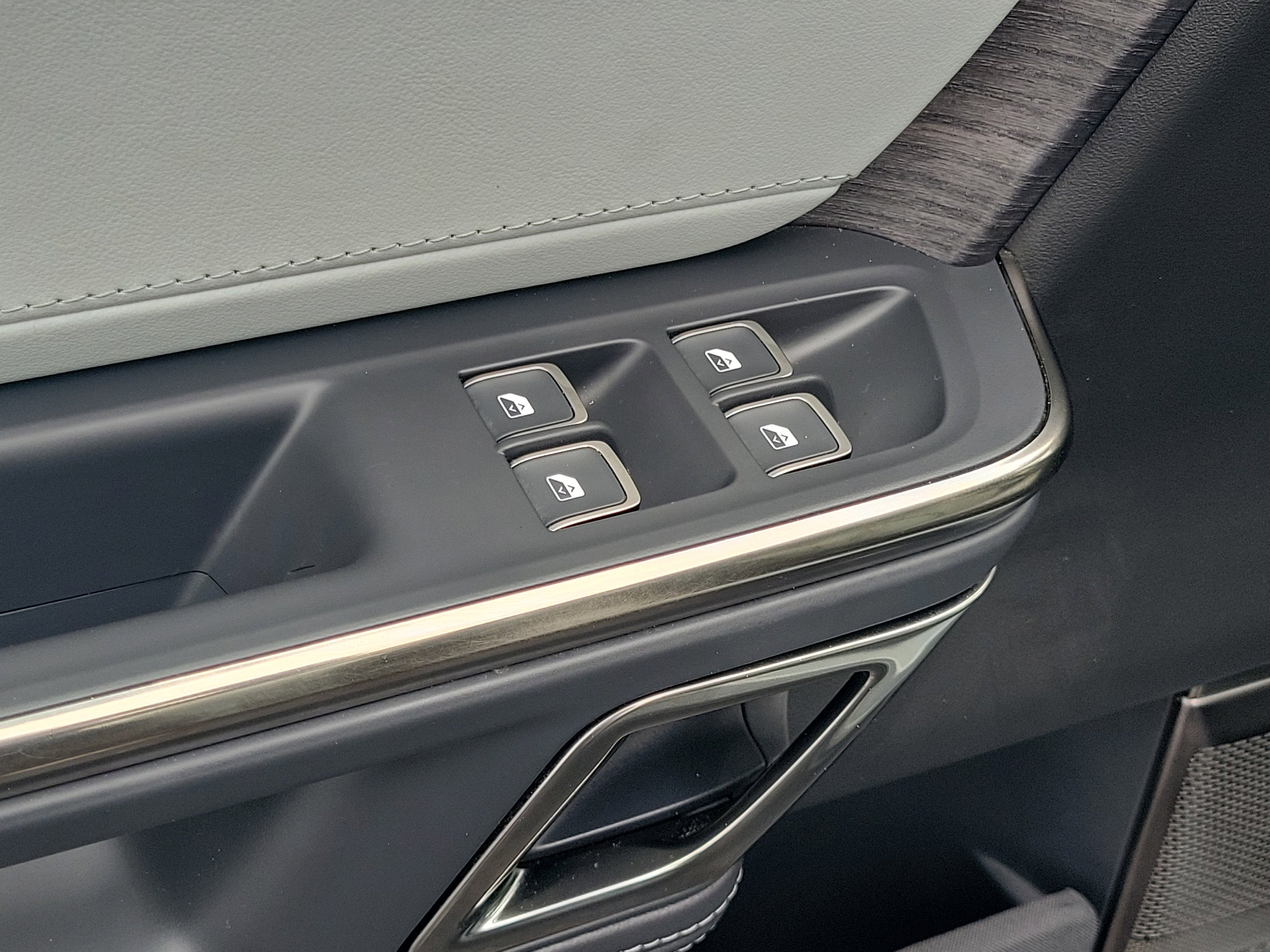 2022 RIVIAN R1T Adventure Package