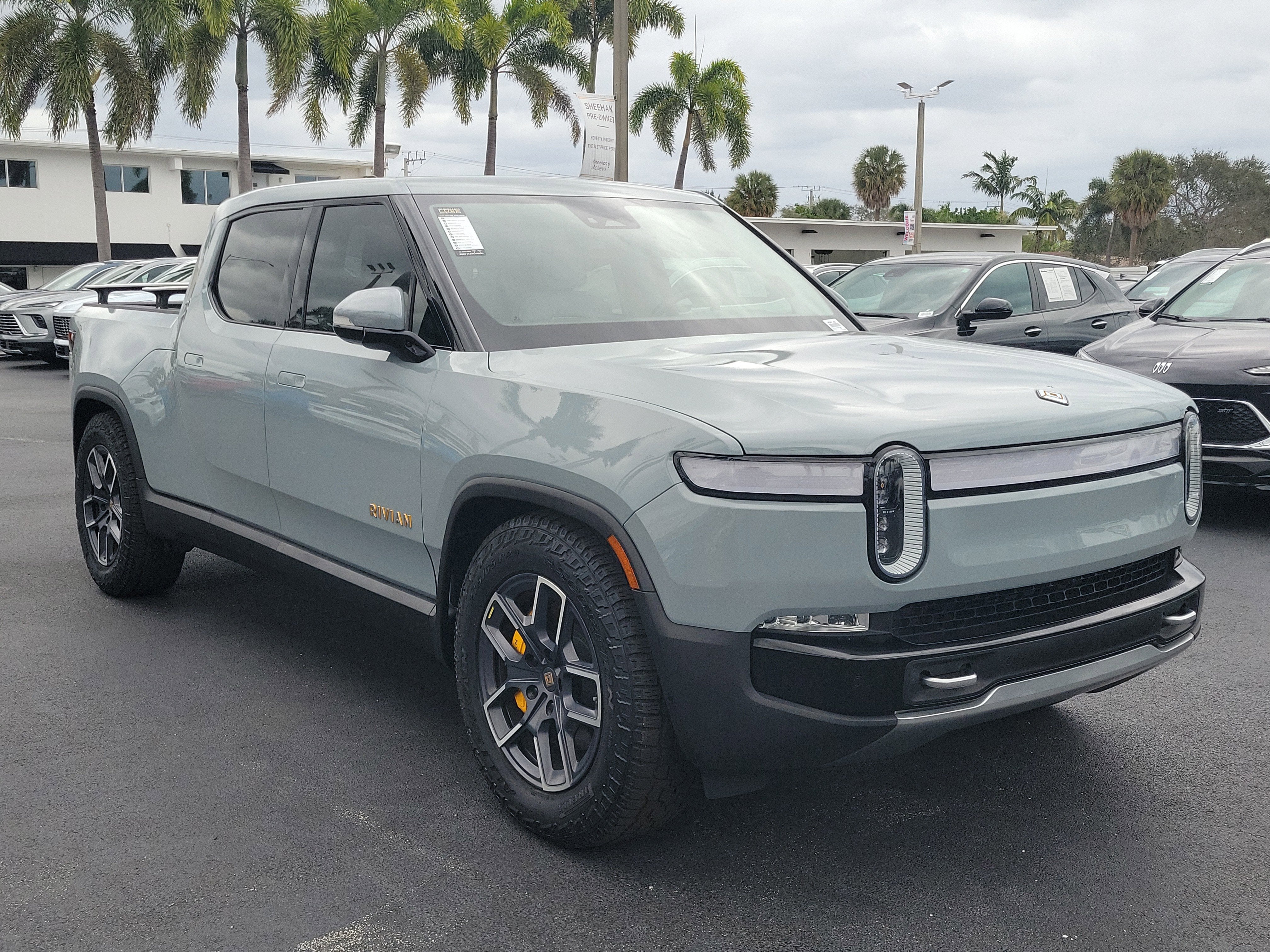 2022 RIVIAN R1T Adventure Package