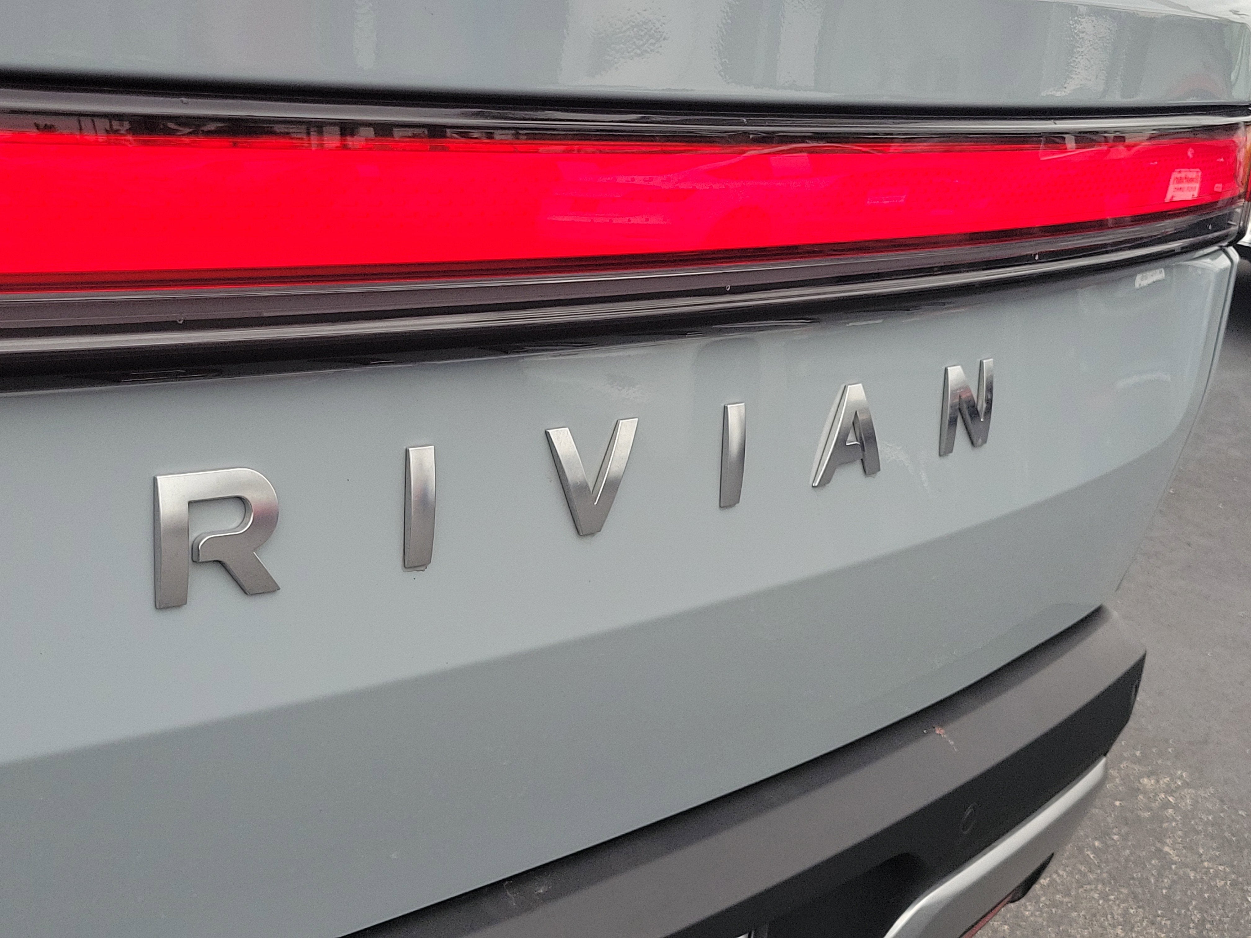 2022 RIVIAN R1T Adventure Package