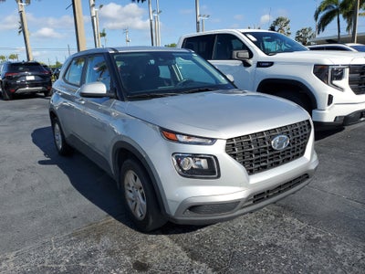 2022 Hyundai Venue SE