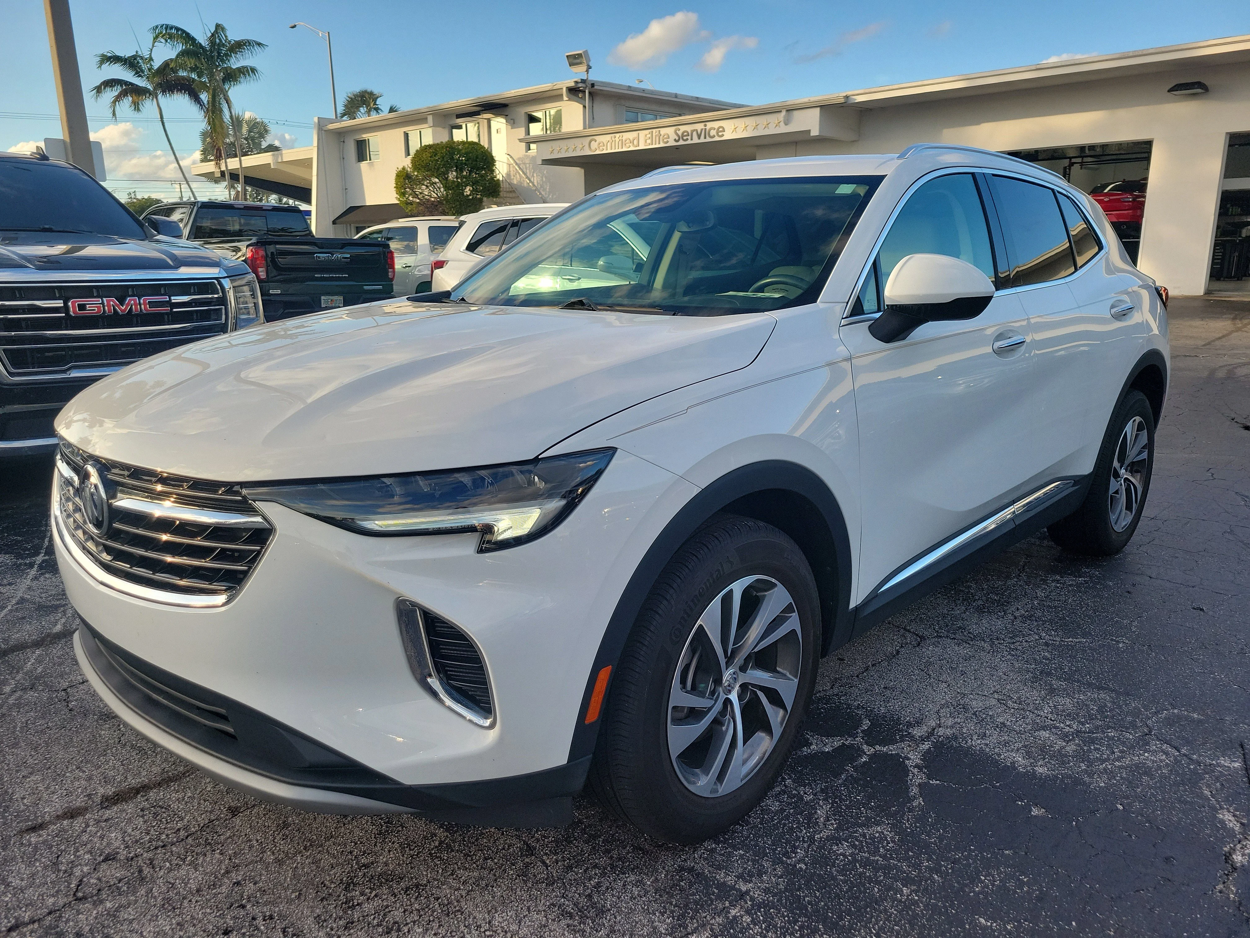 2022 Buick Envision Essence's photo