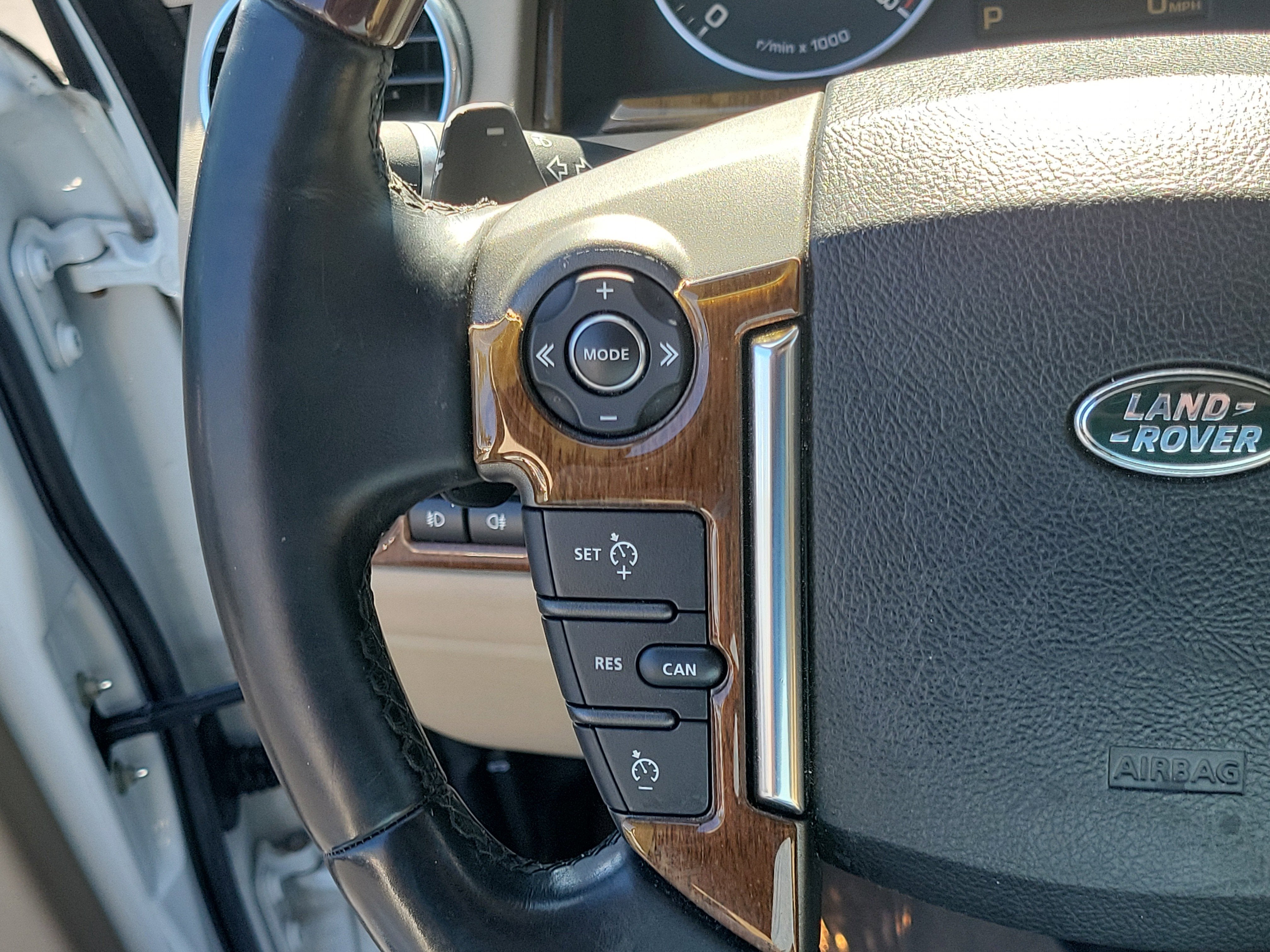 2016 Land Rover LR4 HSE LUX