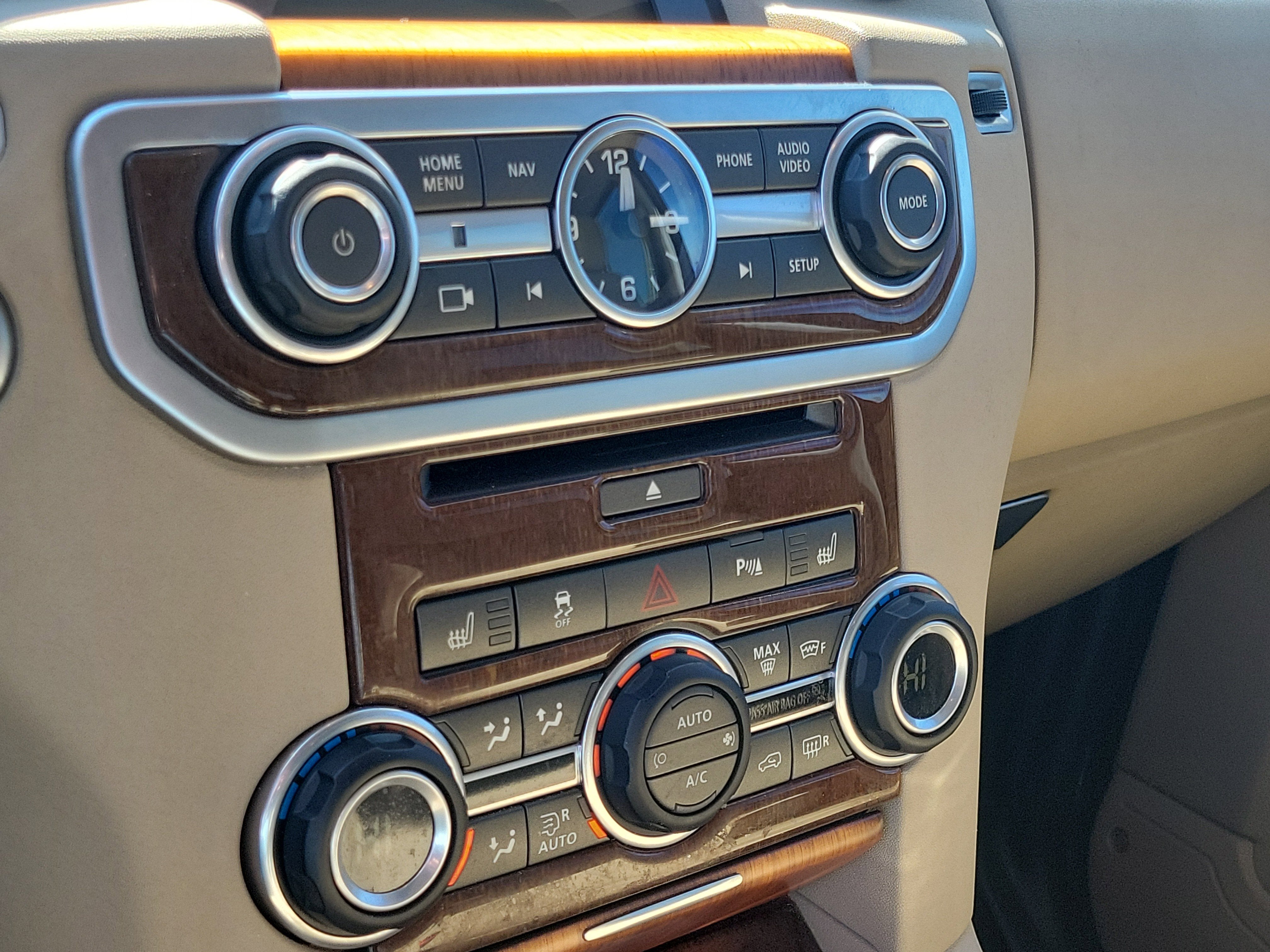 2016 Land Rover LR4 HSE LUX