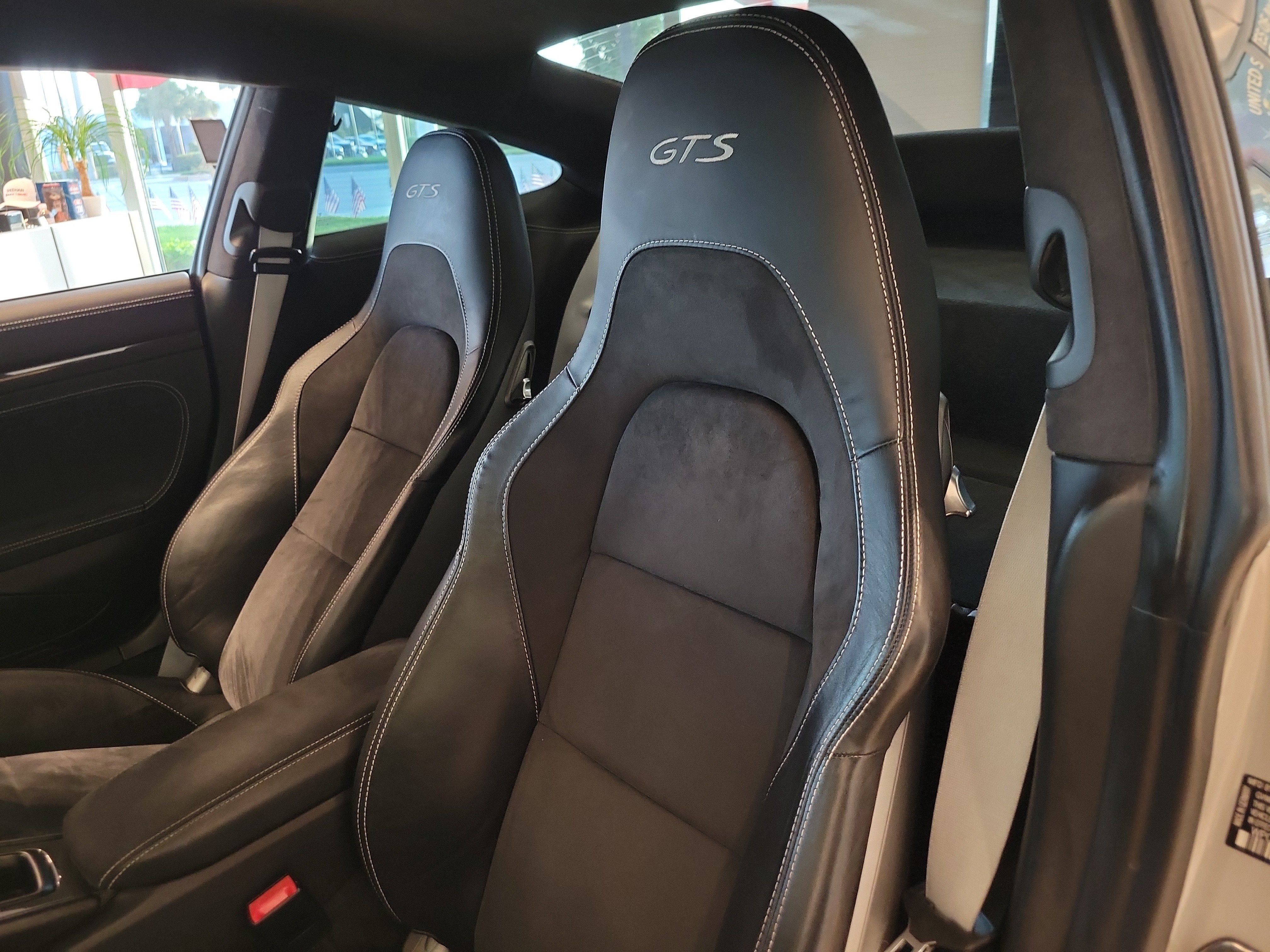 2018 Porsche 911 Carrera 4 GTS