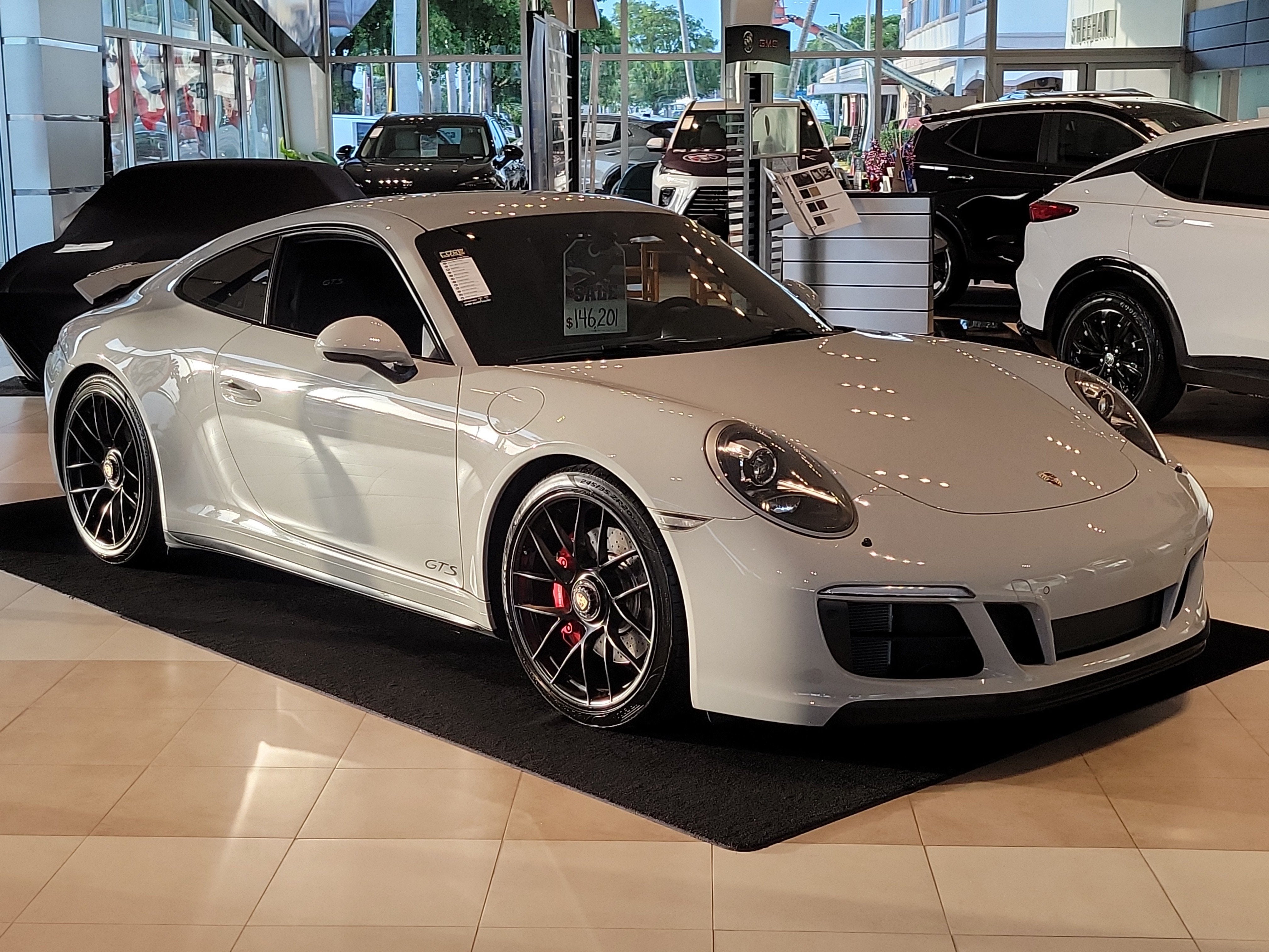 2018 Porsche 911 Carrera 4 GTS