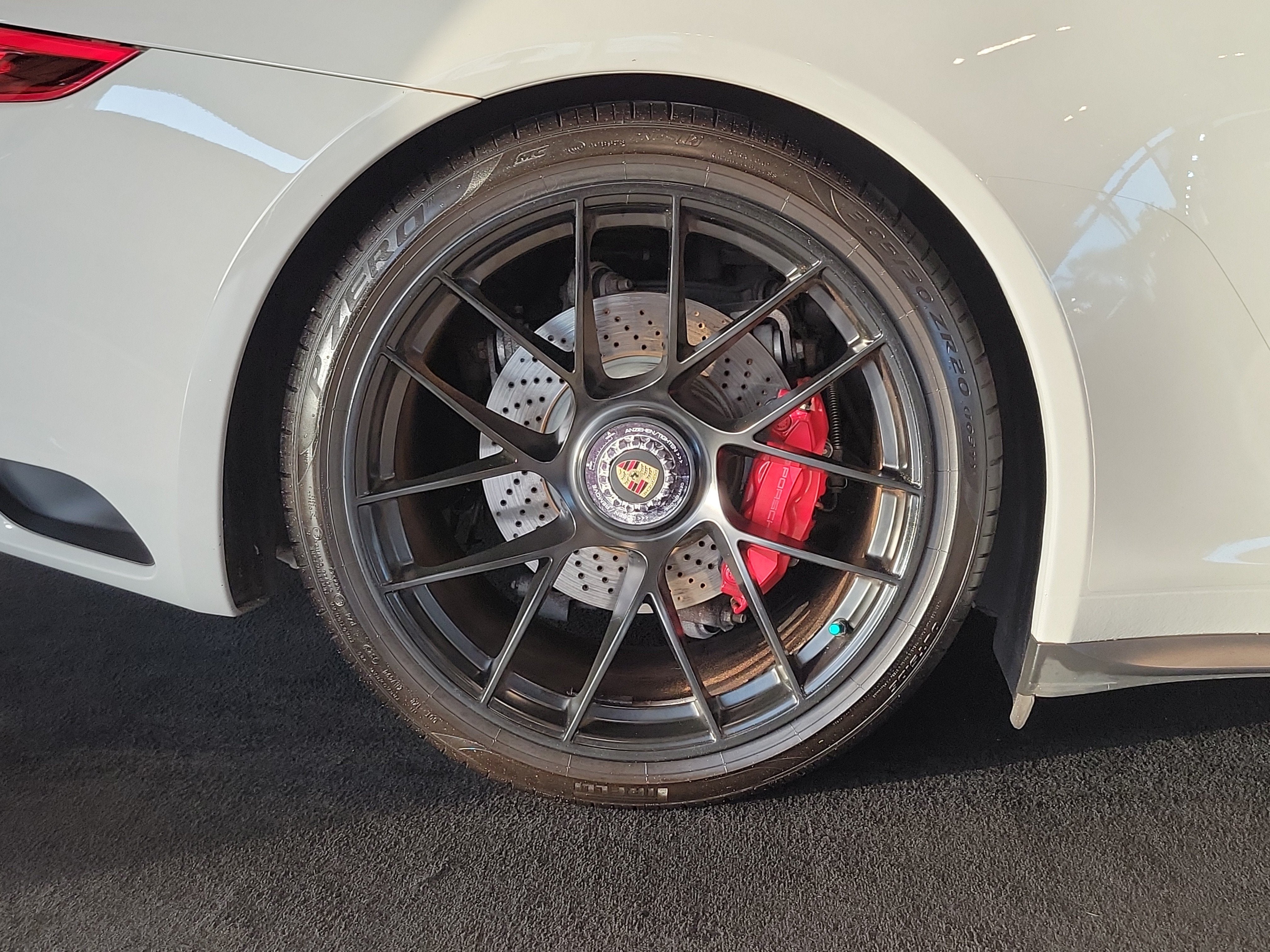 2018 Porsche 911 Carrera 4 GTS