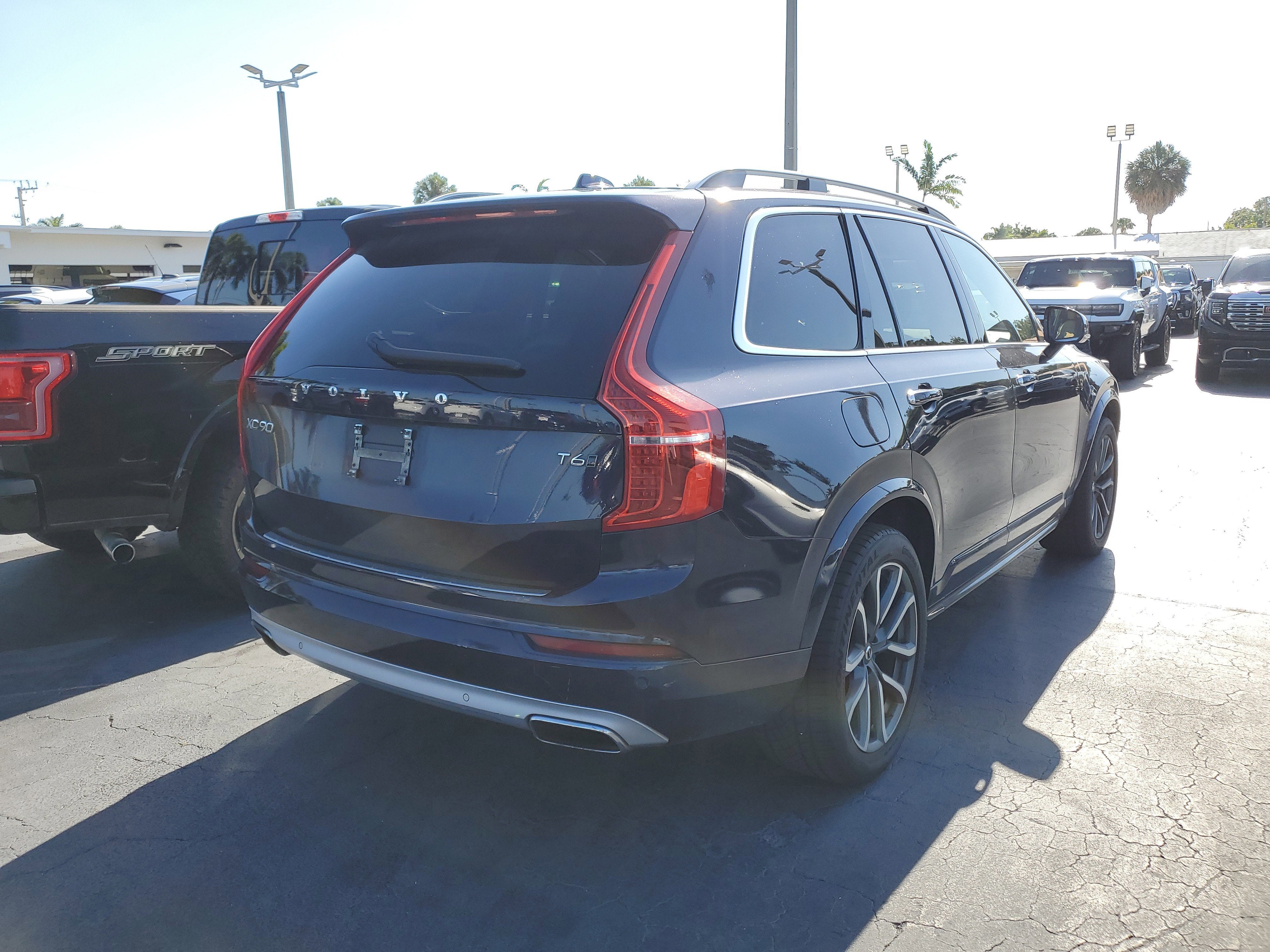 2019 Volvo XC90 Momentum