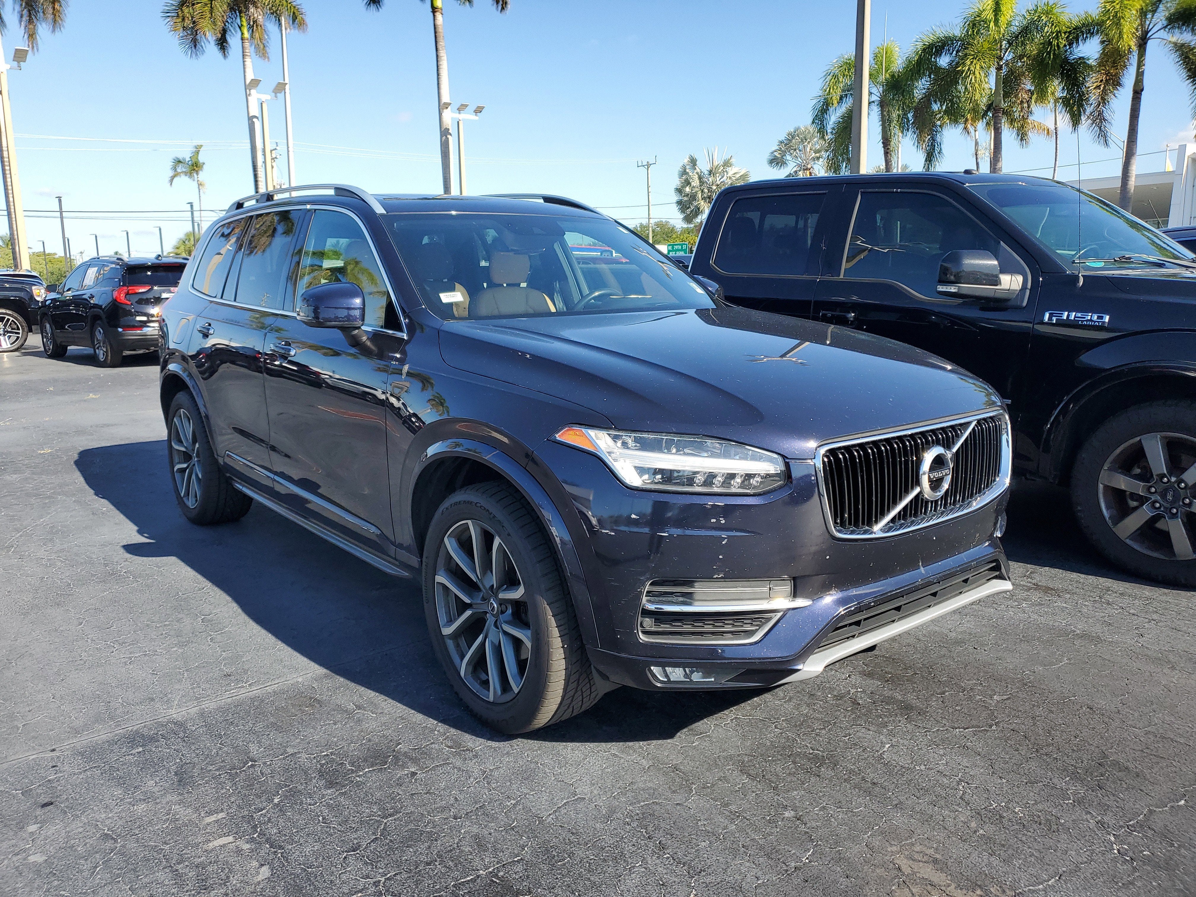 2019 Volvo XC90 Momentum