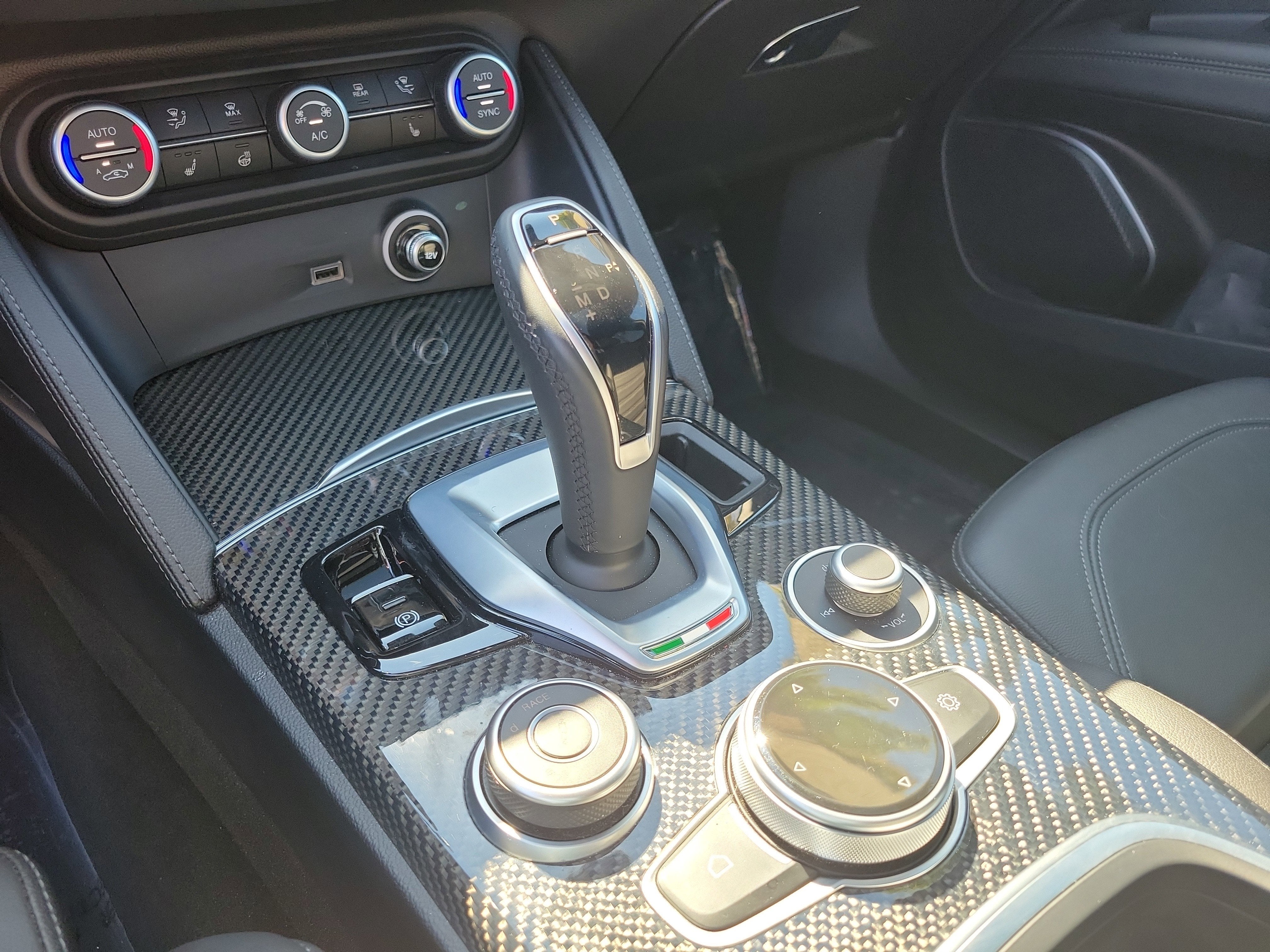 2022 Alfa Romeo Stelvio Quadrifoglio